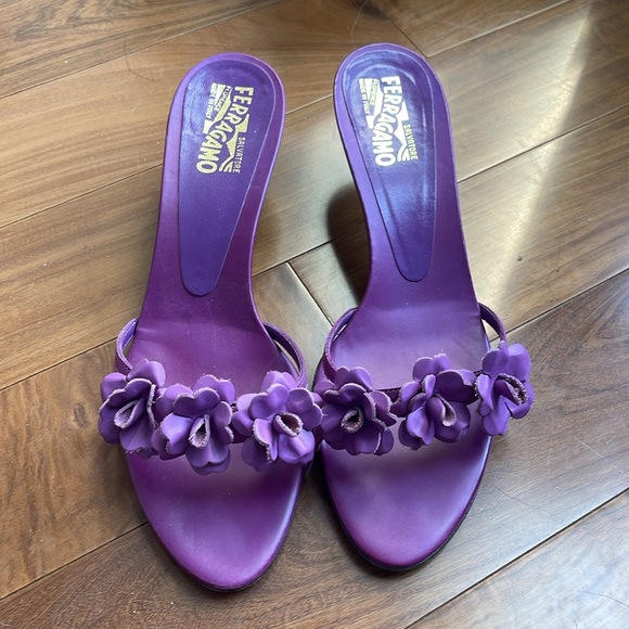 Salvatore Ferragamo vintage purple flower kitten heels size 10 - Picture 2 of 8